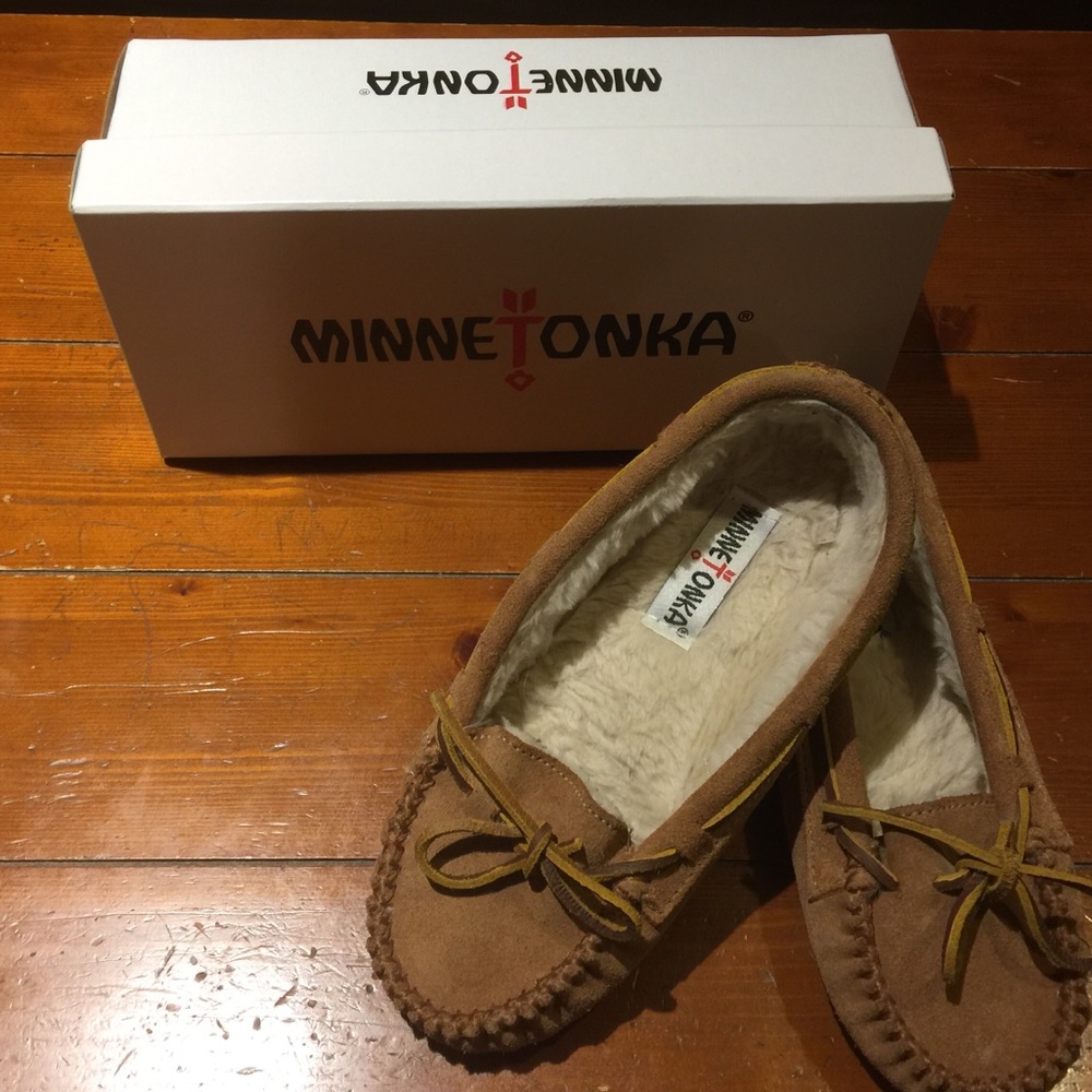 Pair of Like New Minnie Tonga’s